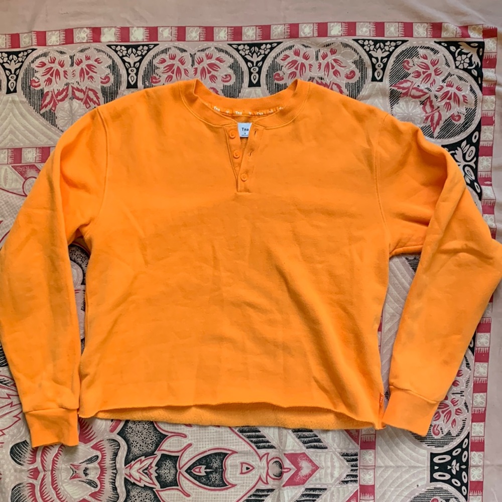 Tna crewneck